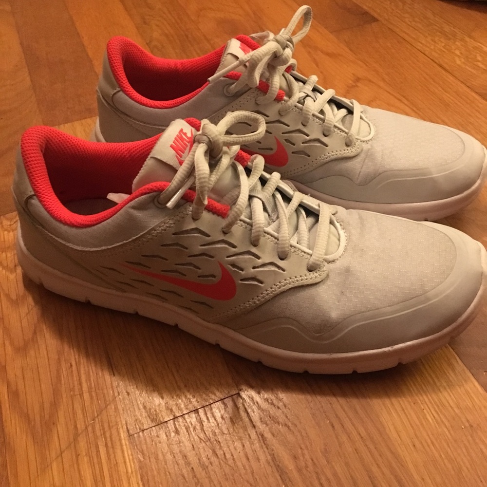 Nike size 8 women